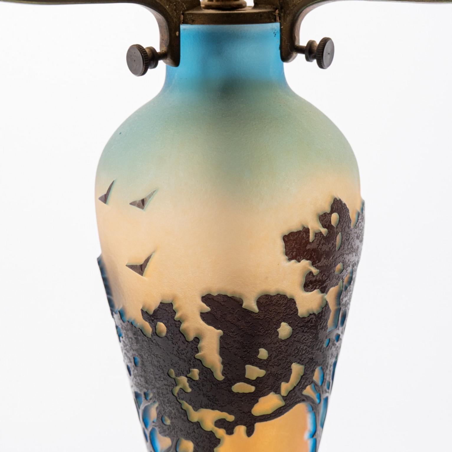 Lampe de table Art Nouveau La Rochere Verre soufflé bleu jaune marron, France en vente 2