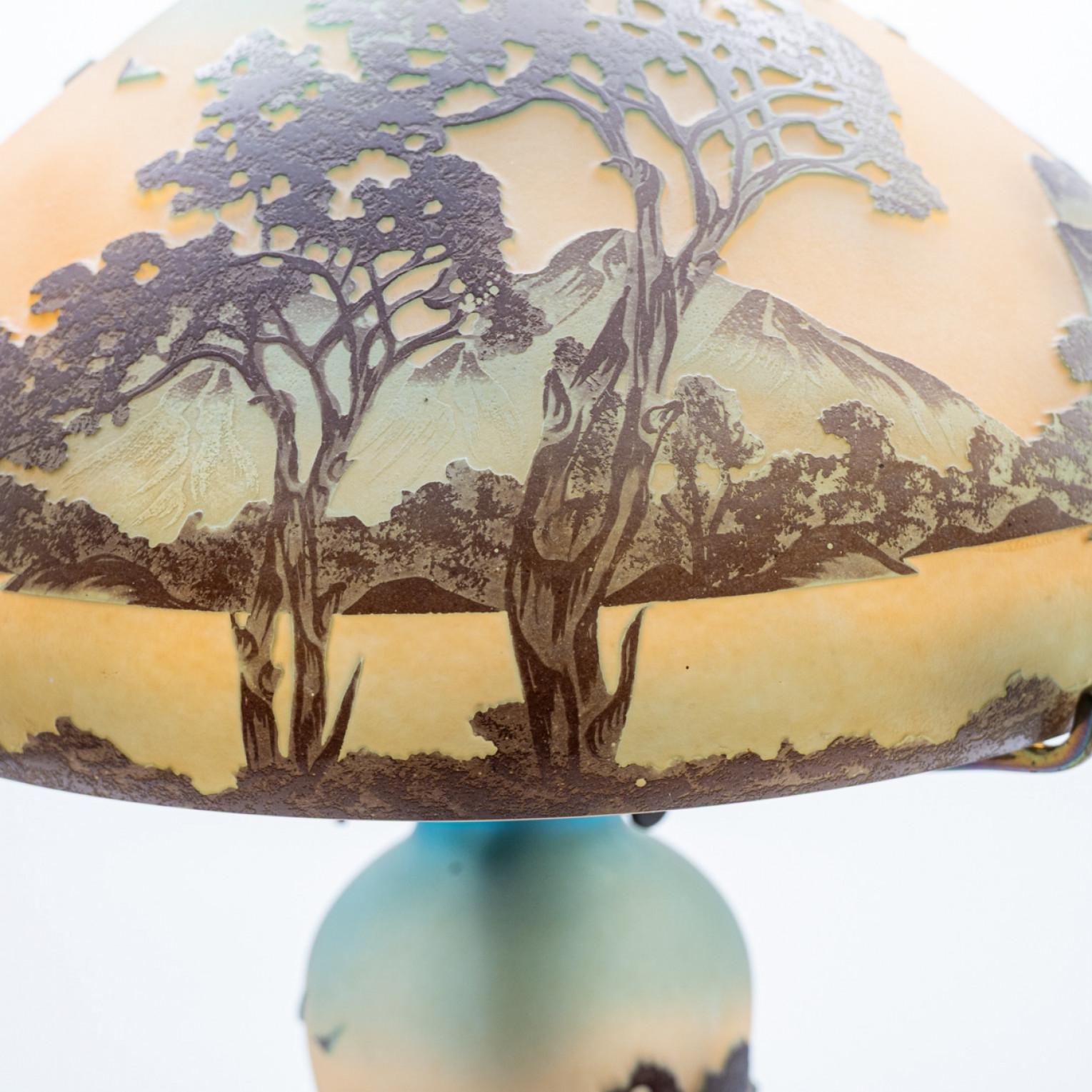 Art nouveau Lampe de table Art Nouveau La Rochere Verre soufflé bleu jaune marron, France en vente