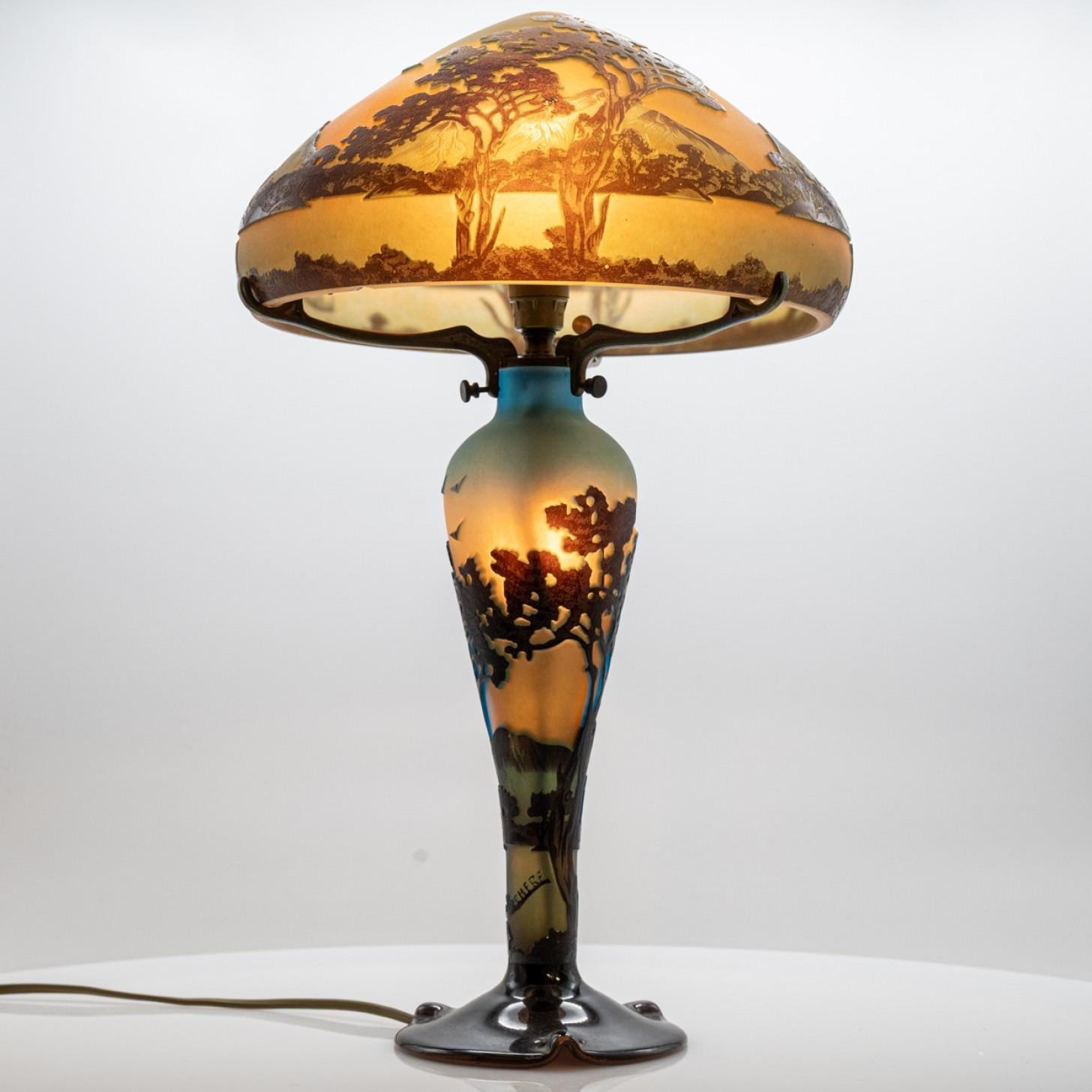 Lampe de table Art Nouveau La Rochere Verre soufflé bleu jaune marron, France Bon état - En vente à Rijssen, NL