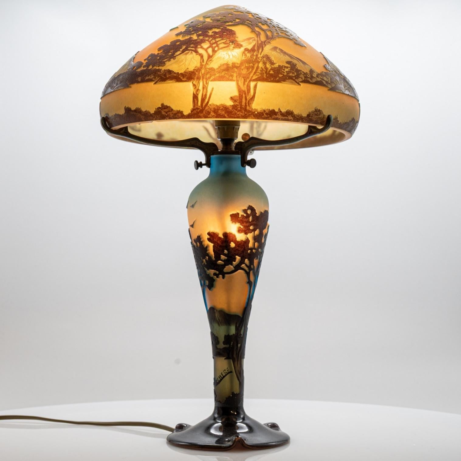 Lampe de table Art Nouveau La Rochere Verre soufflé bleu jaune marron, France Bon état - En vente à Rijssen, NL