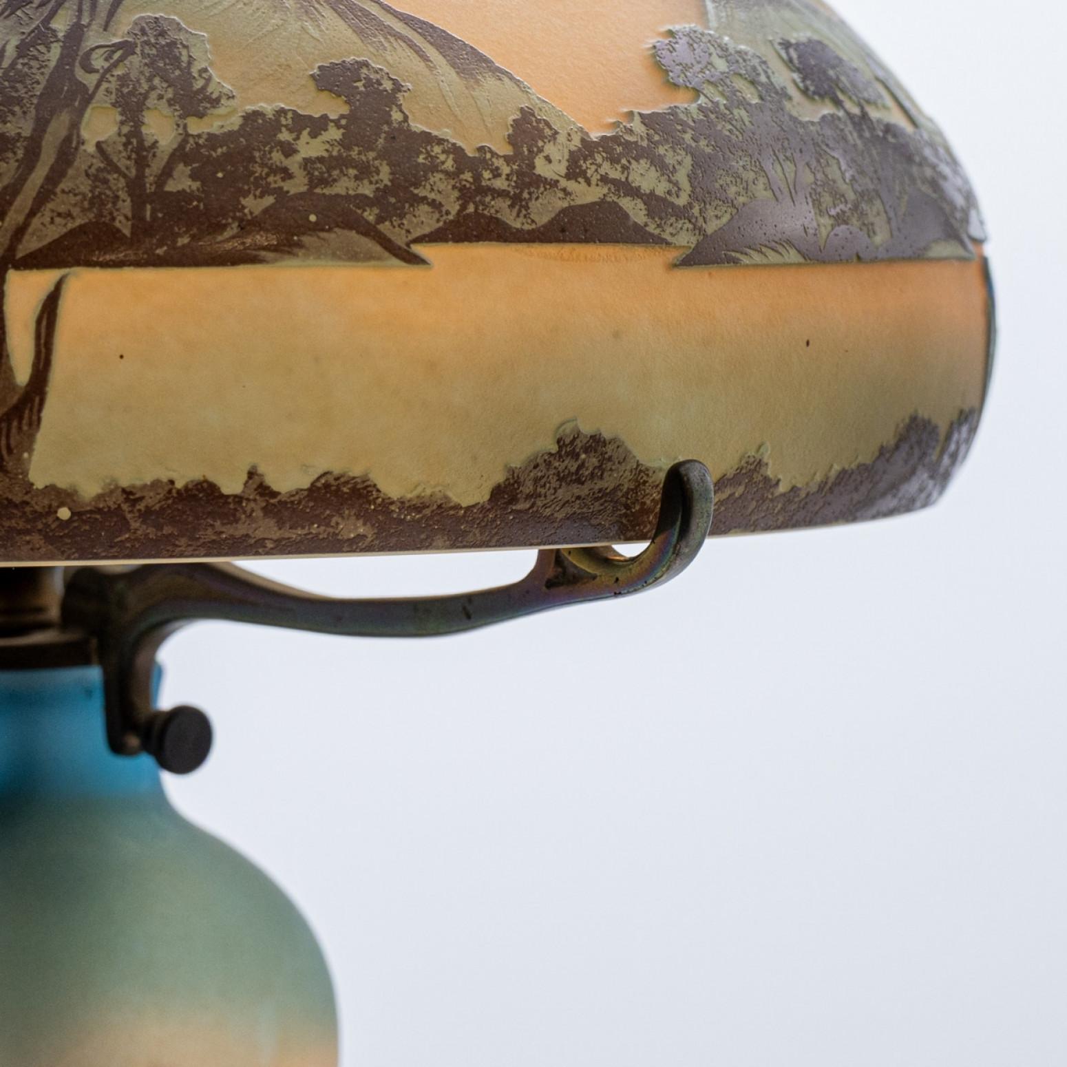 Fin du 20e siècle Lampe de table Art Nouveau La Rochere Verre soufflé bleu jaune marron, France en vente