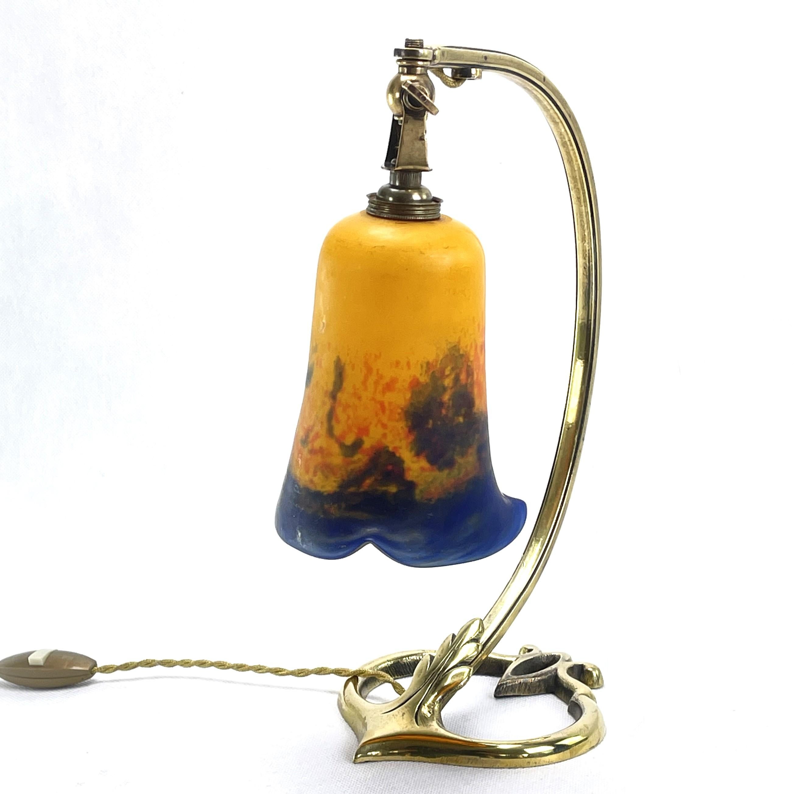 Jugendstil-Tischlampe, Pate De Verre-Glas, 1900er Jahre (Art nouveau) im Angebot