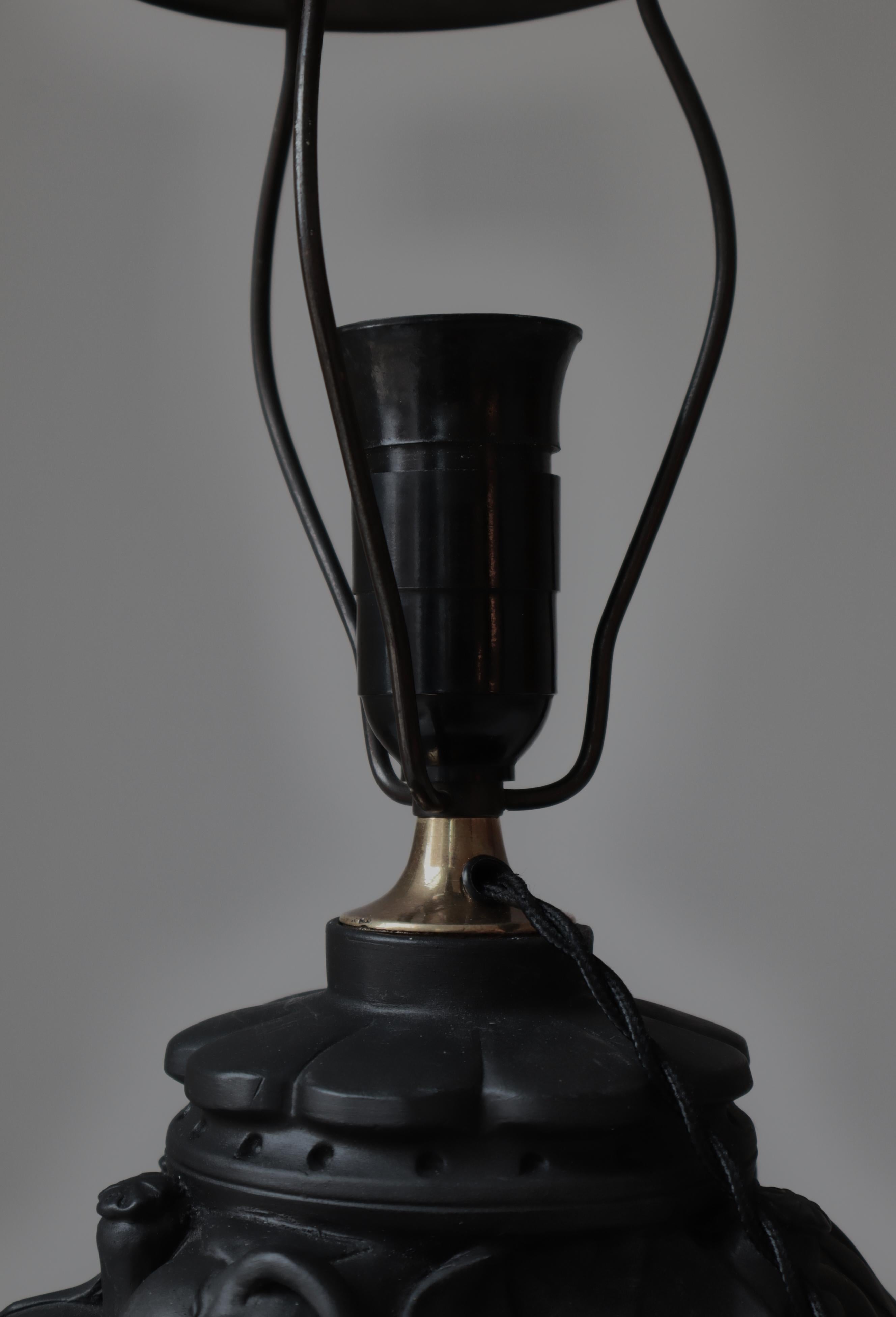 Lampe de bureau Art Nouveau, décor coquelicot, terre cuite noire, « L. Hjort », Danemark, 1920 en vente 7