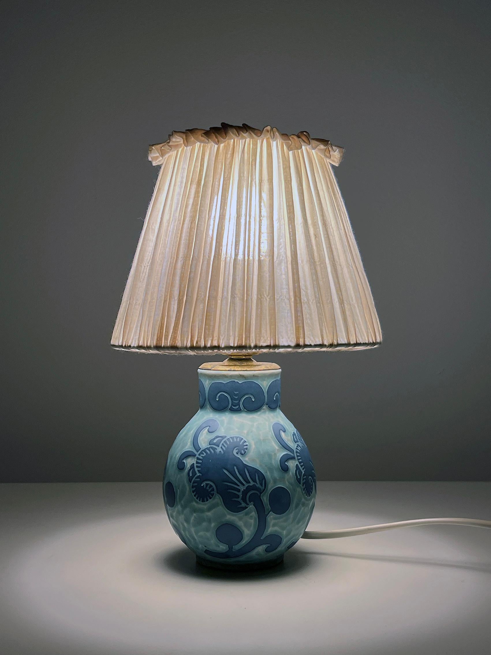 Art nouveau  Lampe de table Art Nouveau, Sgraffito, Josef Ekberg pour Gustavsberg -1921 en vente
