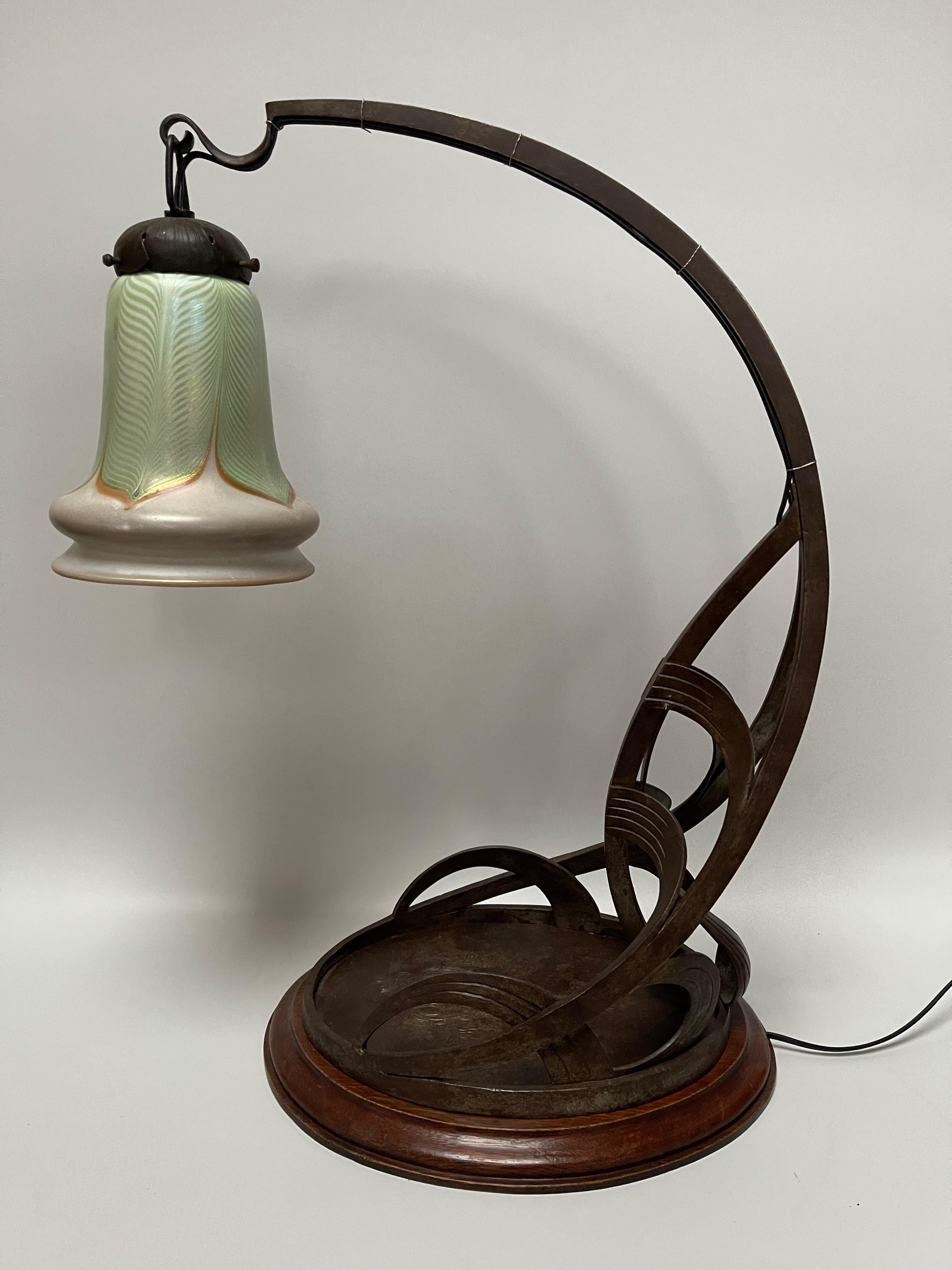 20th Century Art Nouveau Table Lamp signed Quezal