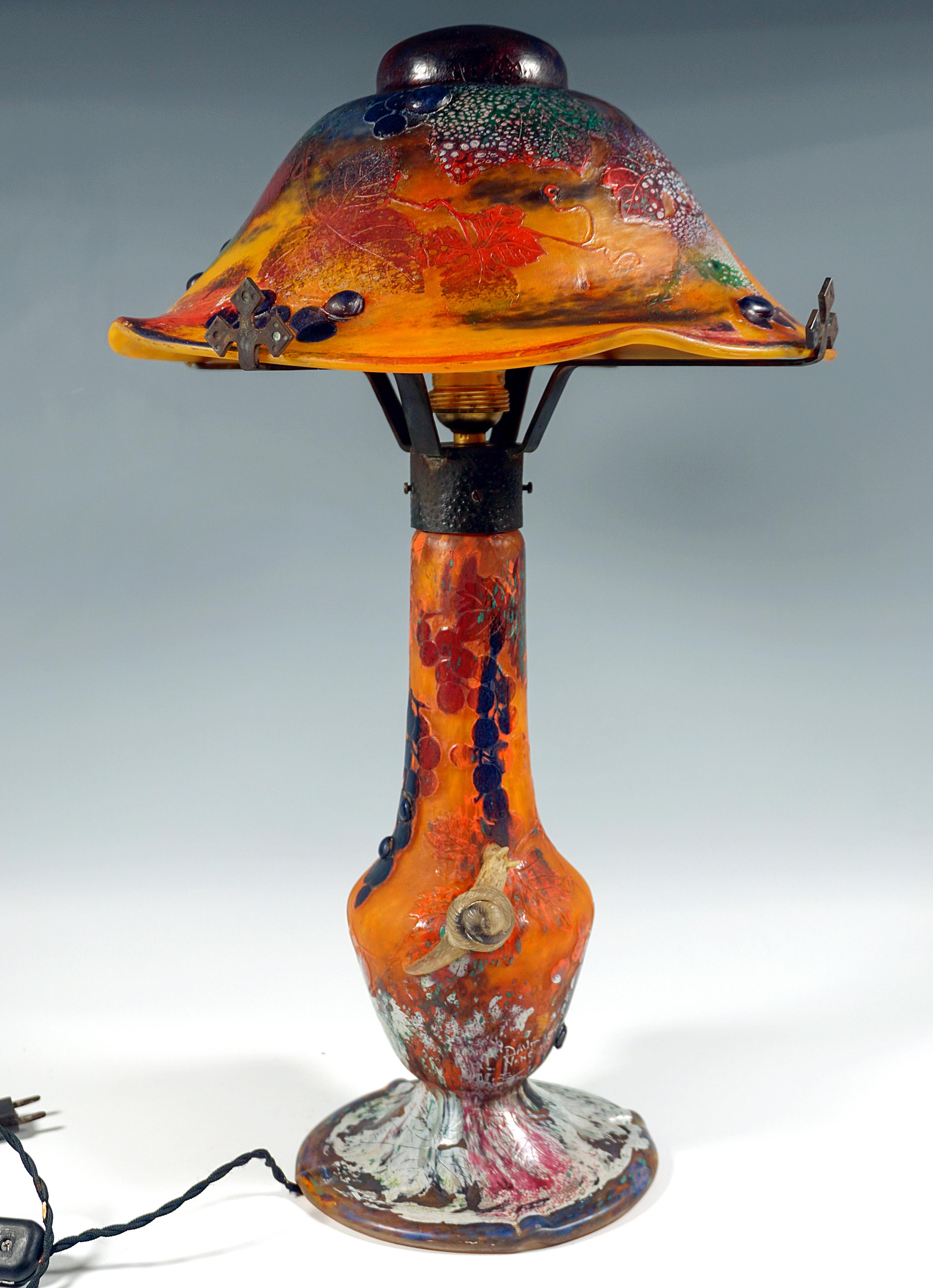 Francese Lampada da tavolo Art Nouveau 'Vignes Et Escargots', Daum Nancy, Francia, Circa 1905 in vendita