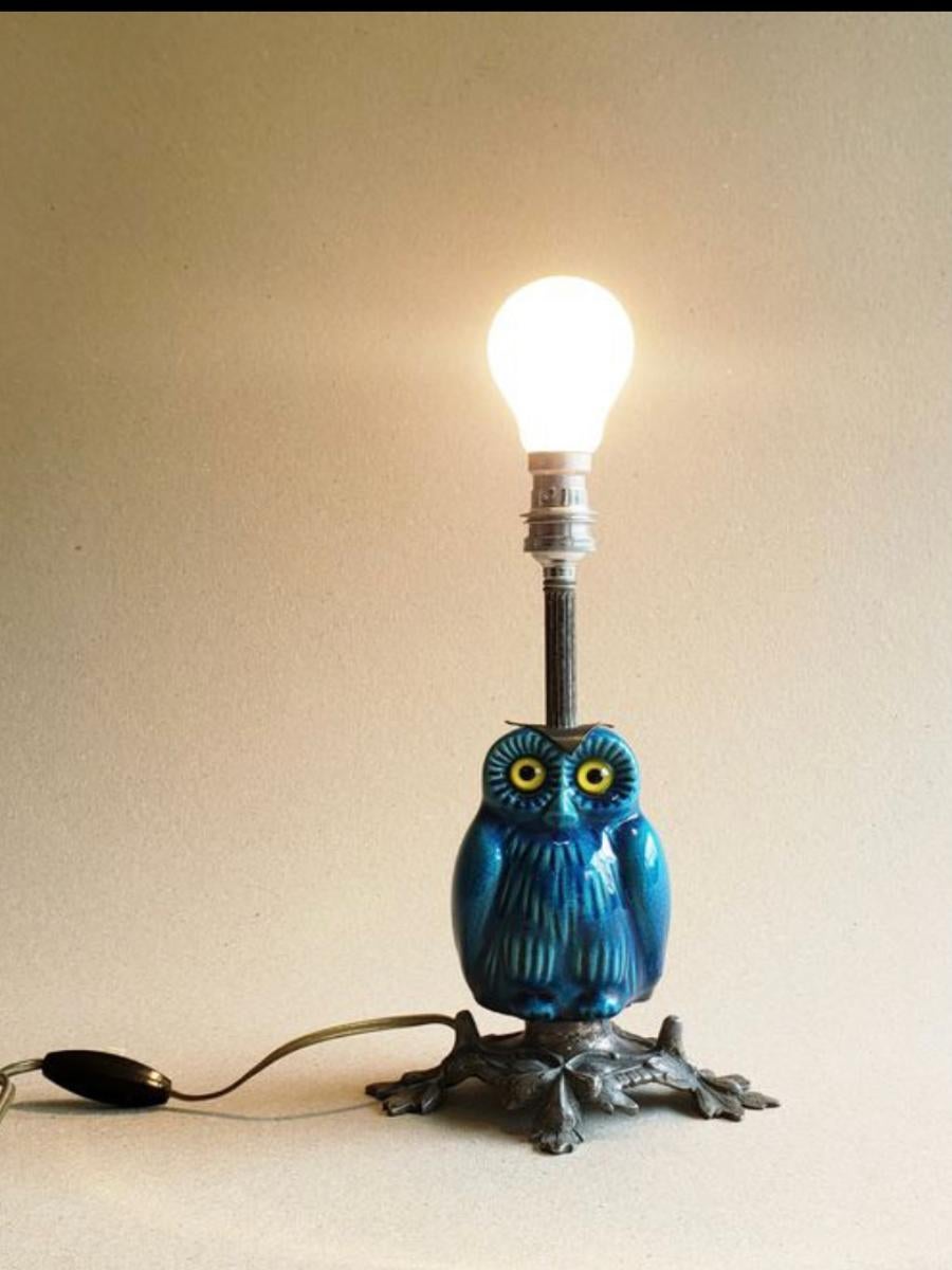 Art Nouveau Table Lamp with a Base of an Indigo Colored Owl In Fair Condition For Sale In Waddinxveen, ZH