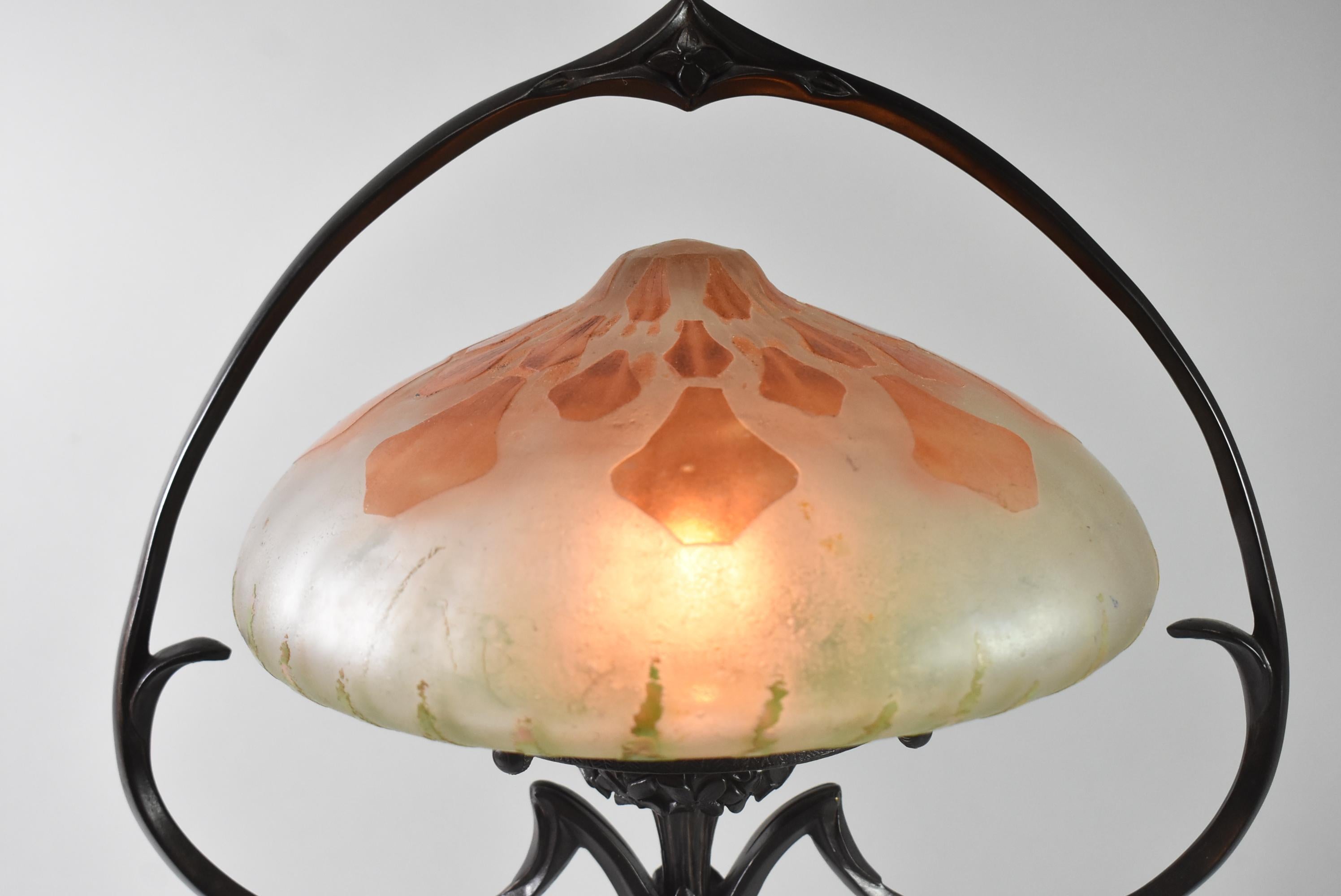 Early 20th Century Art Nouveau Table Lamp with Daum Nancy Shade, Circa 1900 France For Sale