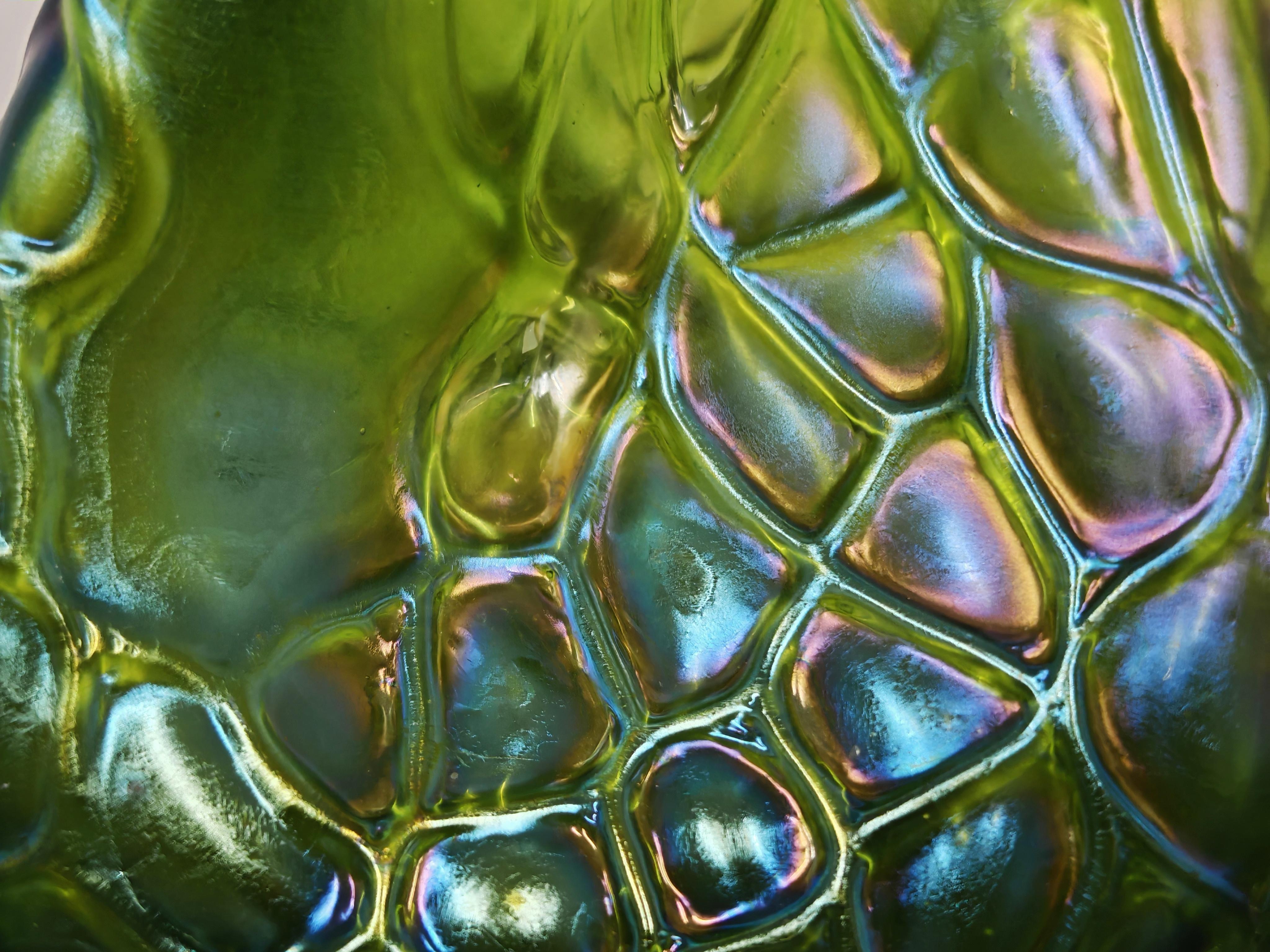 Austriaco Vaso alto di smeraldo in stile Art Nouveau di Loetz Bohemia, 1900 in vendita