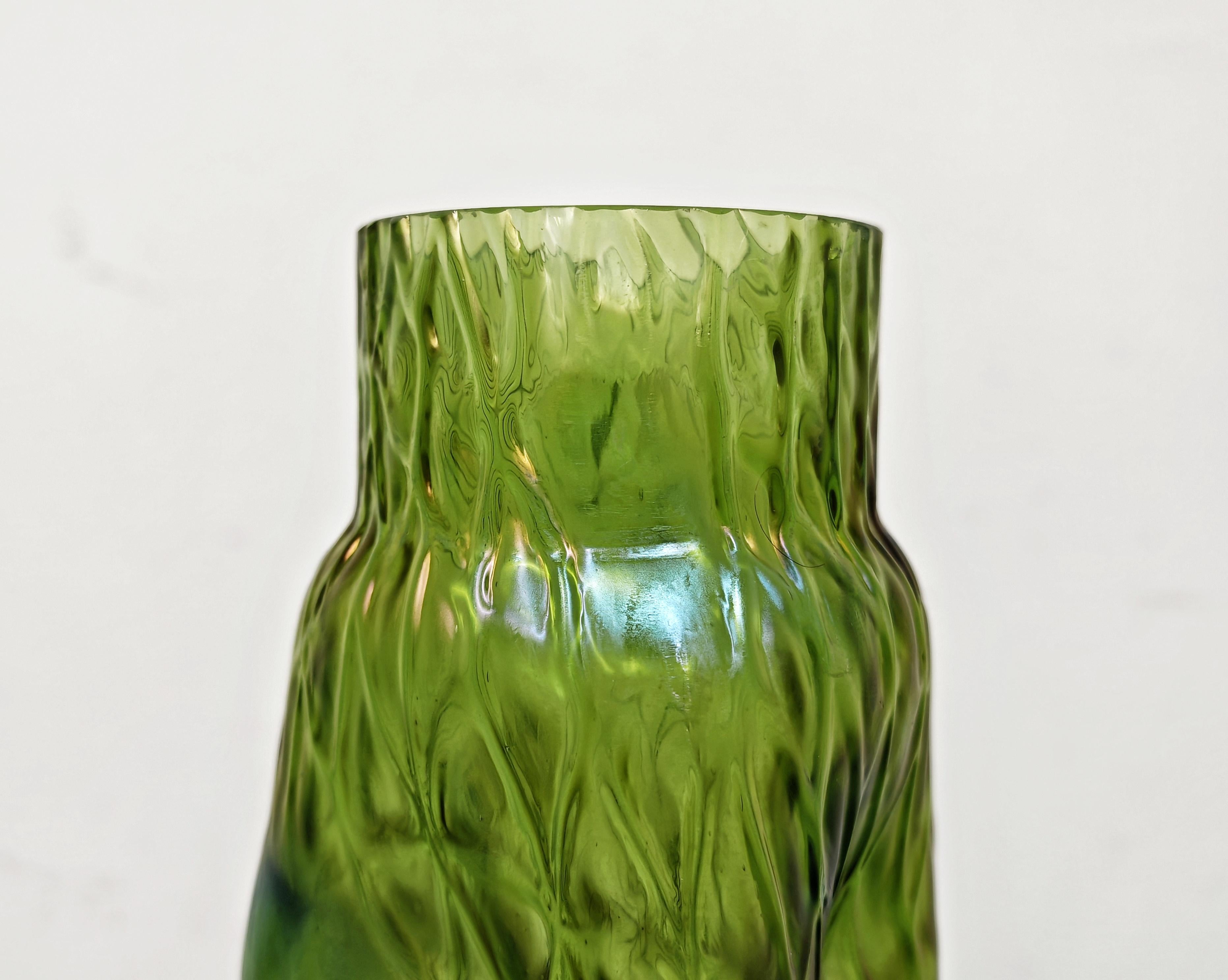 Vaso alto di smeraldo in stile Art Nouveau di Loetz Bohemia, 1900 in vendita 1