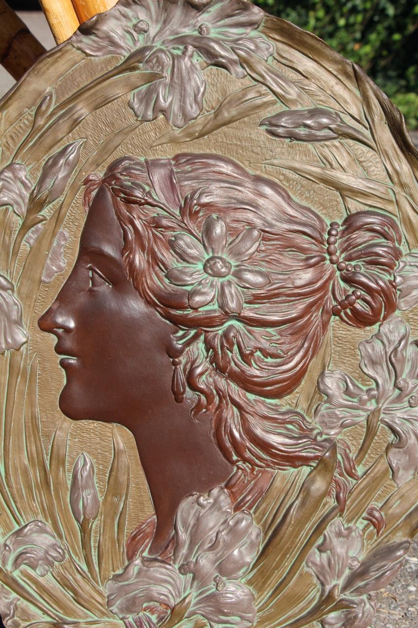 Jugendstil Terrakotta Basrelief von Ernst Wahliss Wien Österreich (Frühes 20. Jahrhundert) im Angebot
