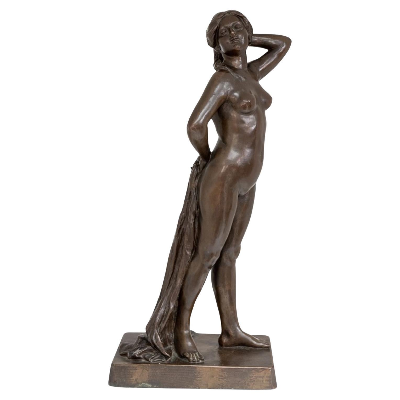 Art Nouveau "La bagnante" in bronzo patinato in vendita
