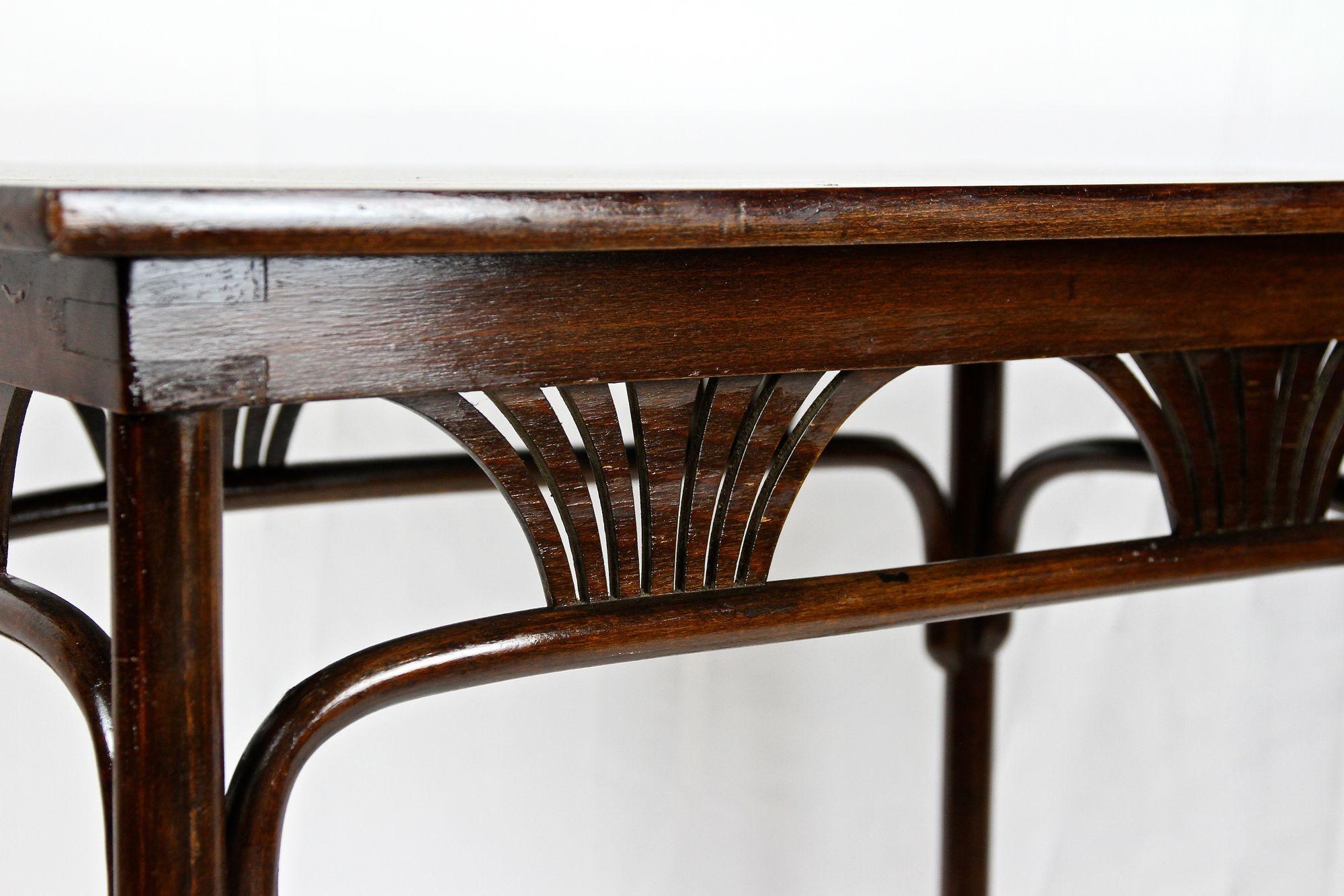 Art Nouveau Thonet Bentwood Side Table No.9171 with Palmettes, Austria Ca. 1910 1