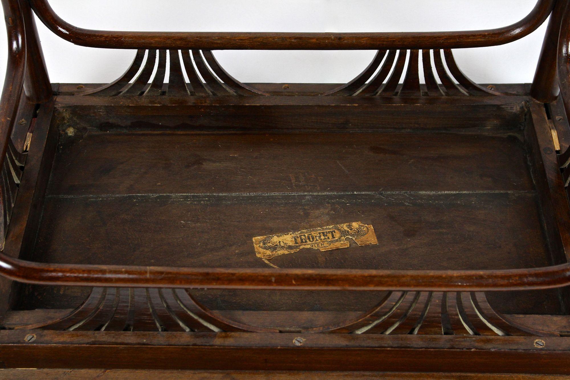 Art Nouveau Thonet Bentwood Side Table No.9171 with Palmettes, Austria Ca. 1910 4