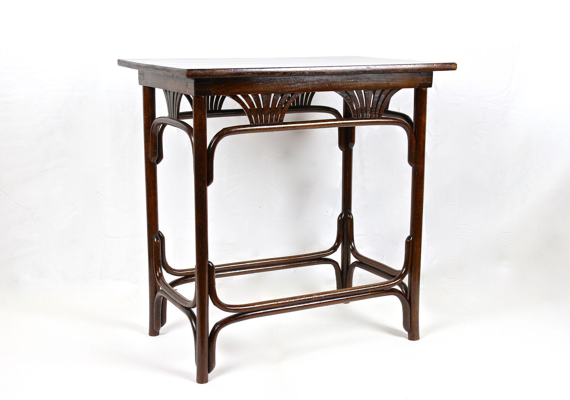 Art Nouveau Thonet Bentwood Side Table No.9171 with Palmettes, Austria Ca. 1910 6
