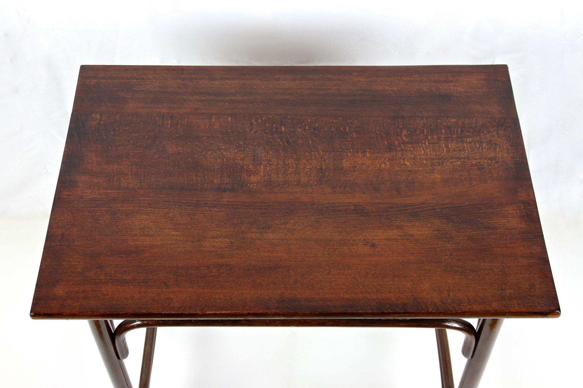 thonet table