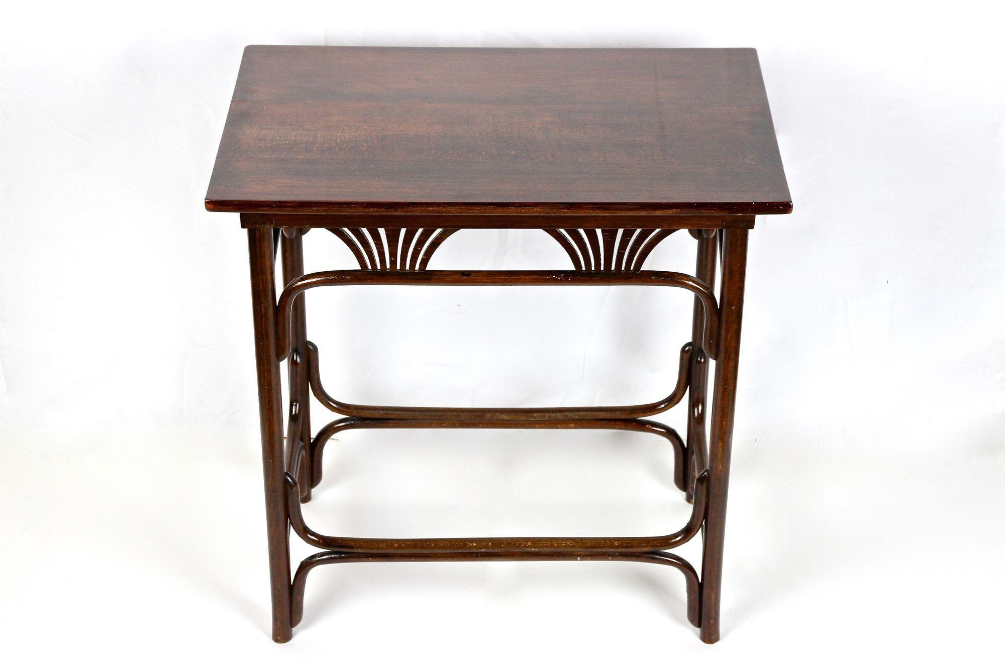 Art Nouveau Thonet Bentwood Side Table No.9171 with Palmettes, Austria Ca. 1910 In Good Condition In Lichtenberg, AT