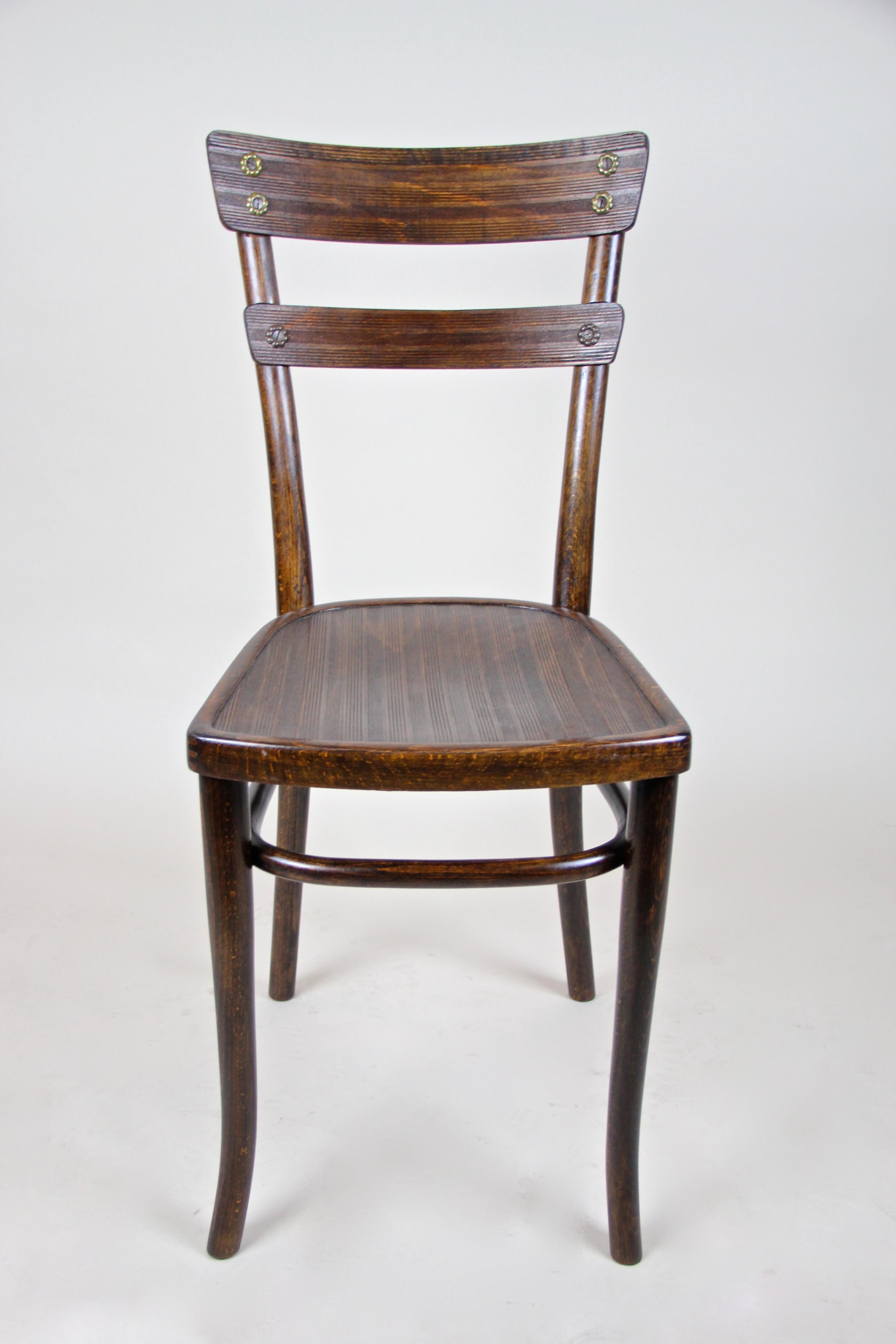 Austrian Art Nouveau Thonet Chairs Bentwood Set of Three, Austria, circa 1905 For Sale