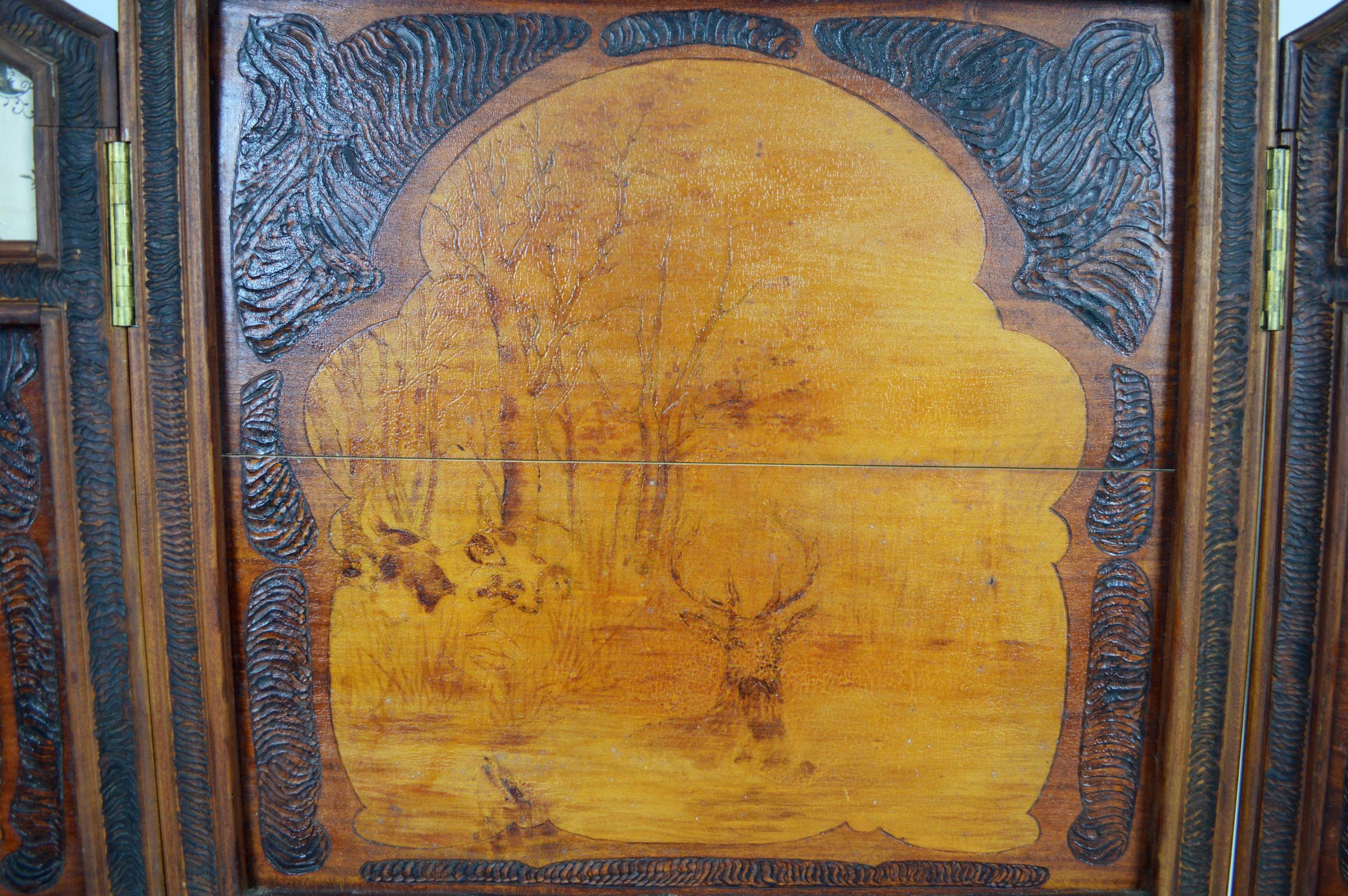 Art Nouveau Three-Panel Folding Screen or Room Divider in Carved Wood circa 1900 In Good Condition For Sale In L'Etang, FR