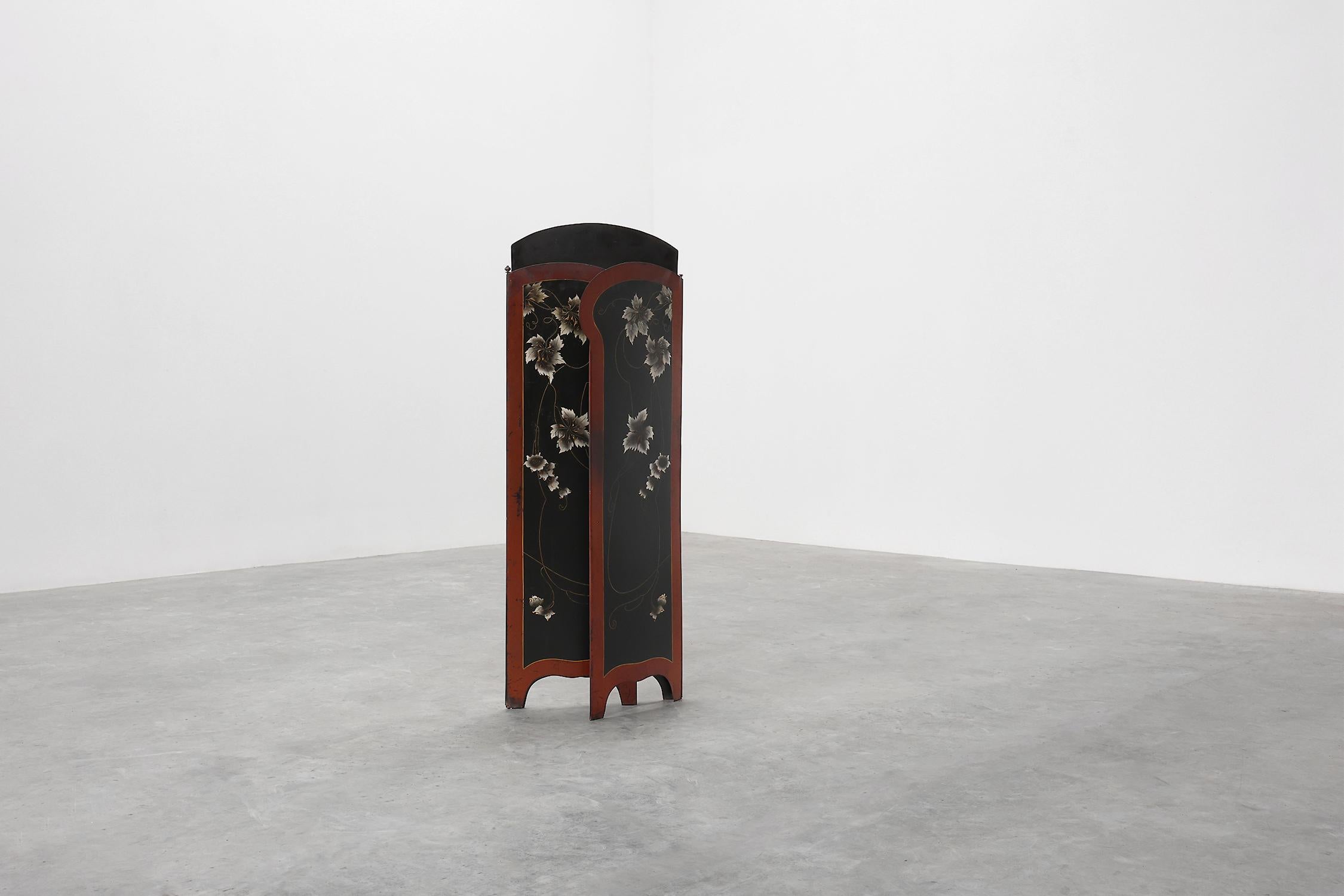 Art Nouveau Three-Panel Metal Firescreen, France ca. 1910 in vendita 3