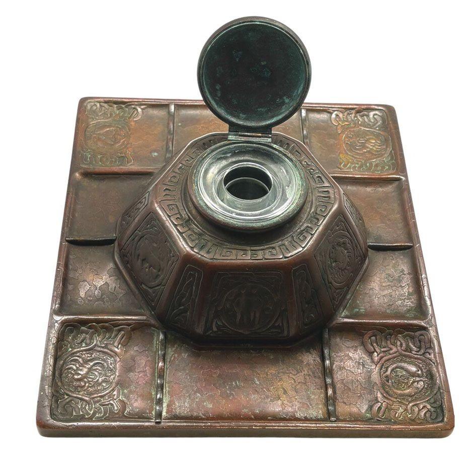 Americano Calamaio Art Nouveau Tiffany Studios in bronzo con motivo 