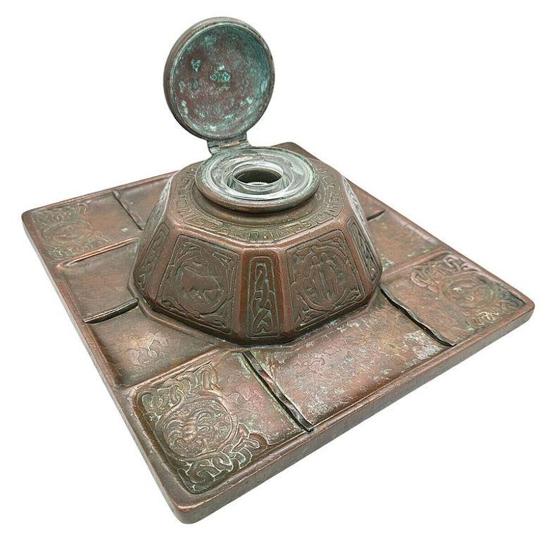 Calamaio Art Nouveau Tiffany Studios in bronzo con motivo 