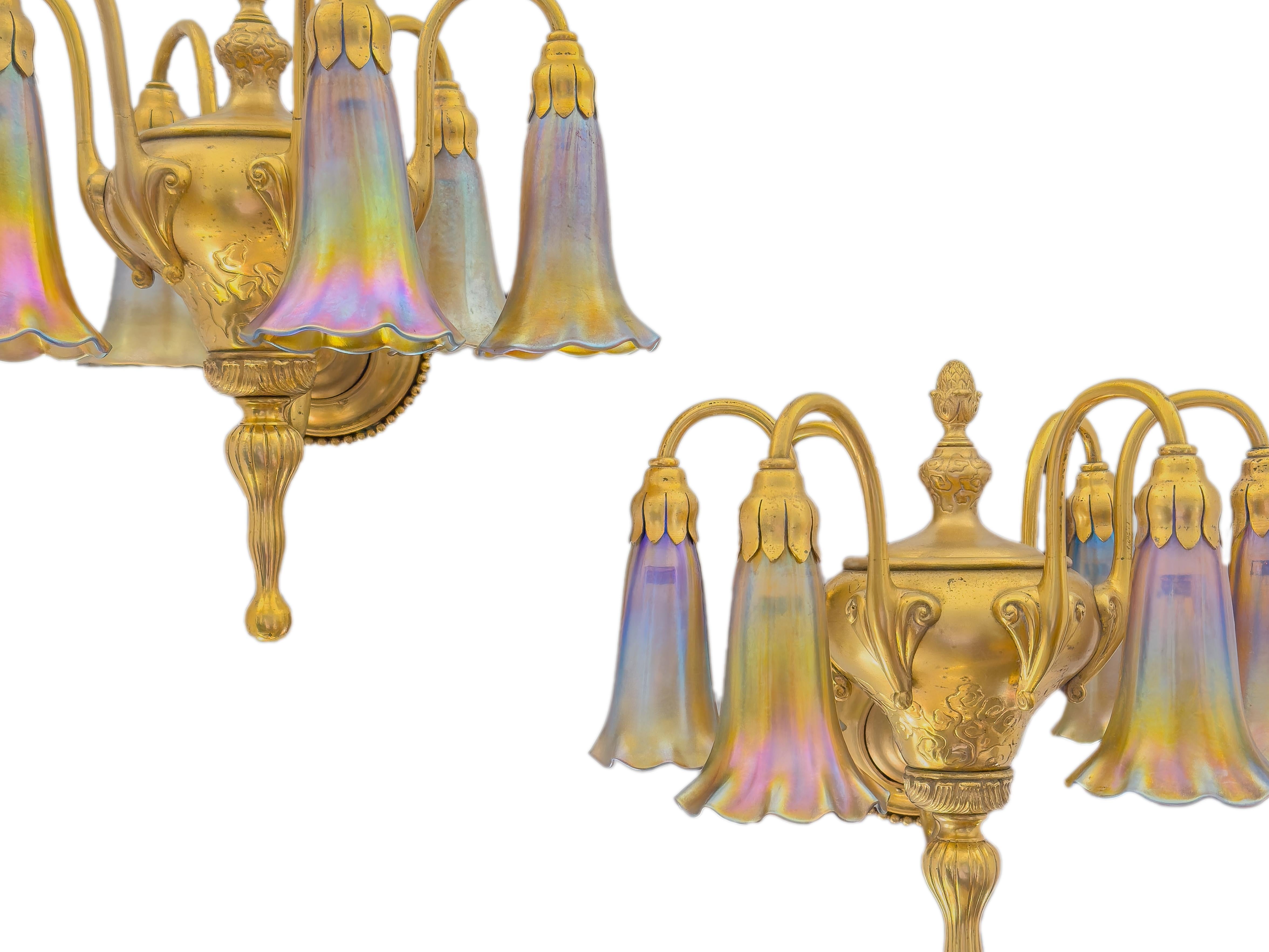 Art Nouveau Tiffany Studios Sechs Lily Lights Wandleuchter (amerikanisch) im Angebot