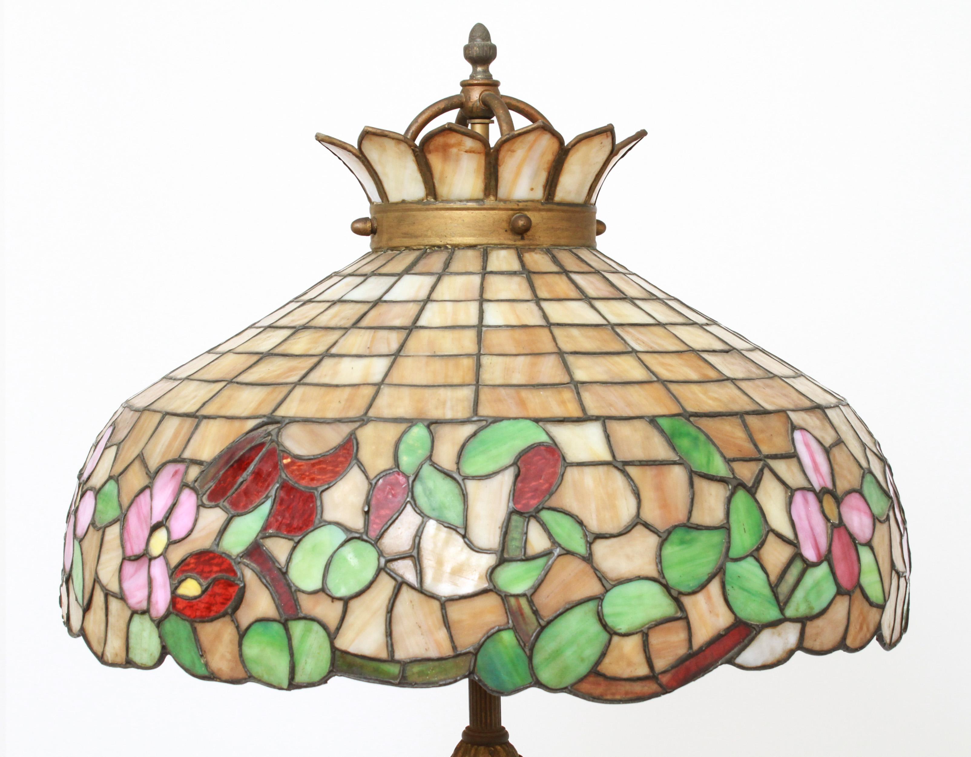 20th Century Art Nouveau Tiffany Style Slag Glass Floor Lamp