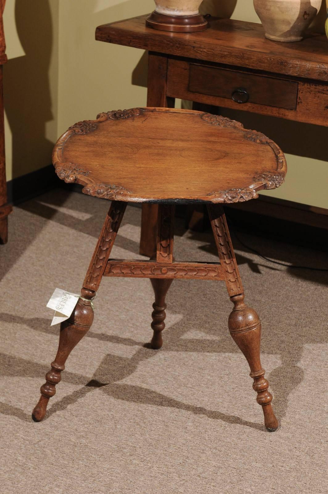 Art Nouveau Tilt-Top Oak Table from France In Good Condition For Sale In Atlanta, GA