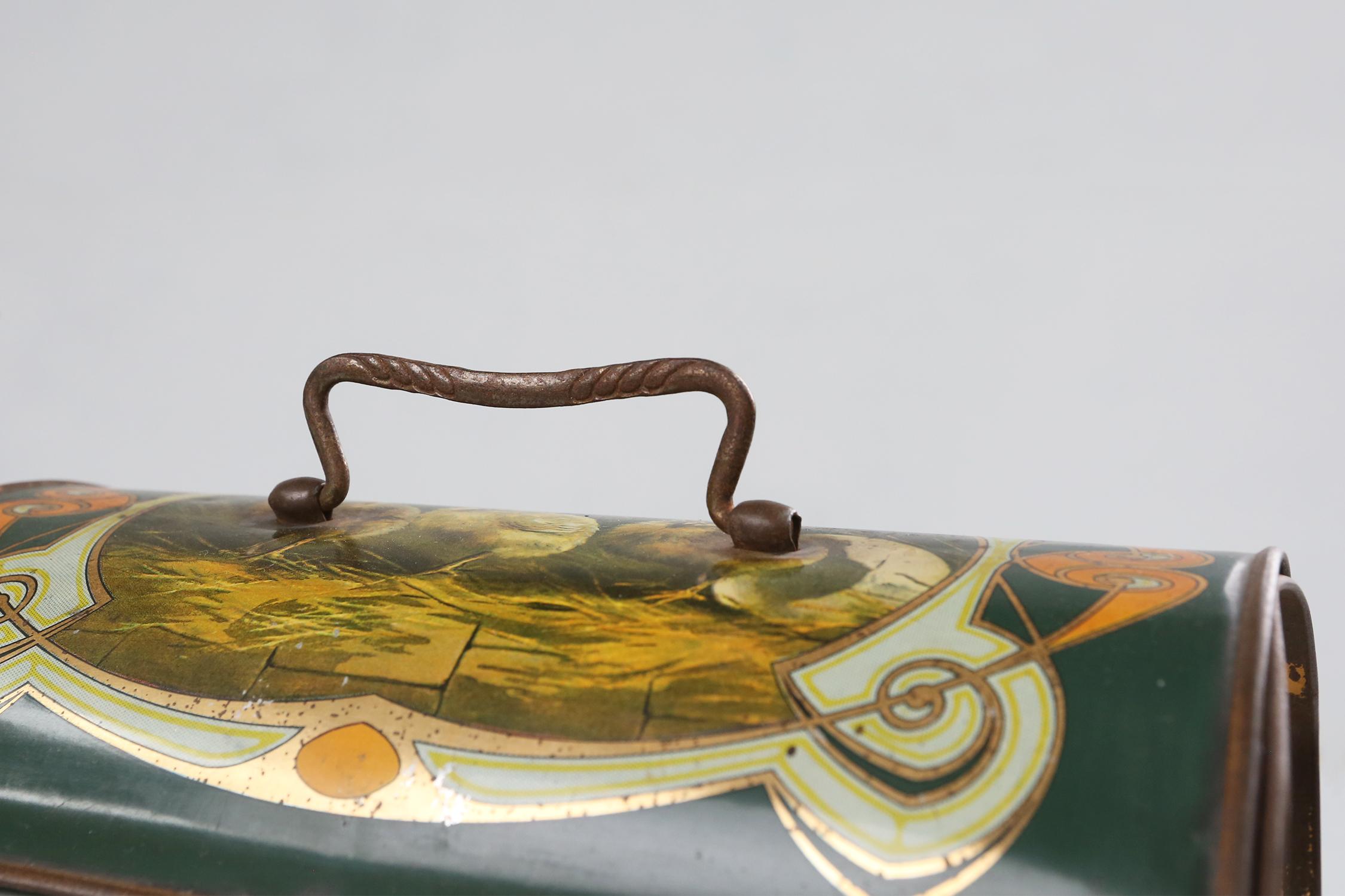 Scatola di latta Art Nouveau con piccoli pulcini 1920 in vendita 7