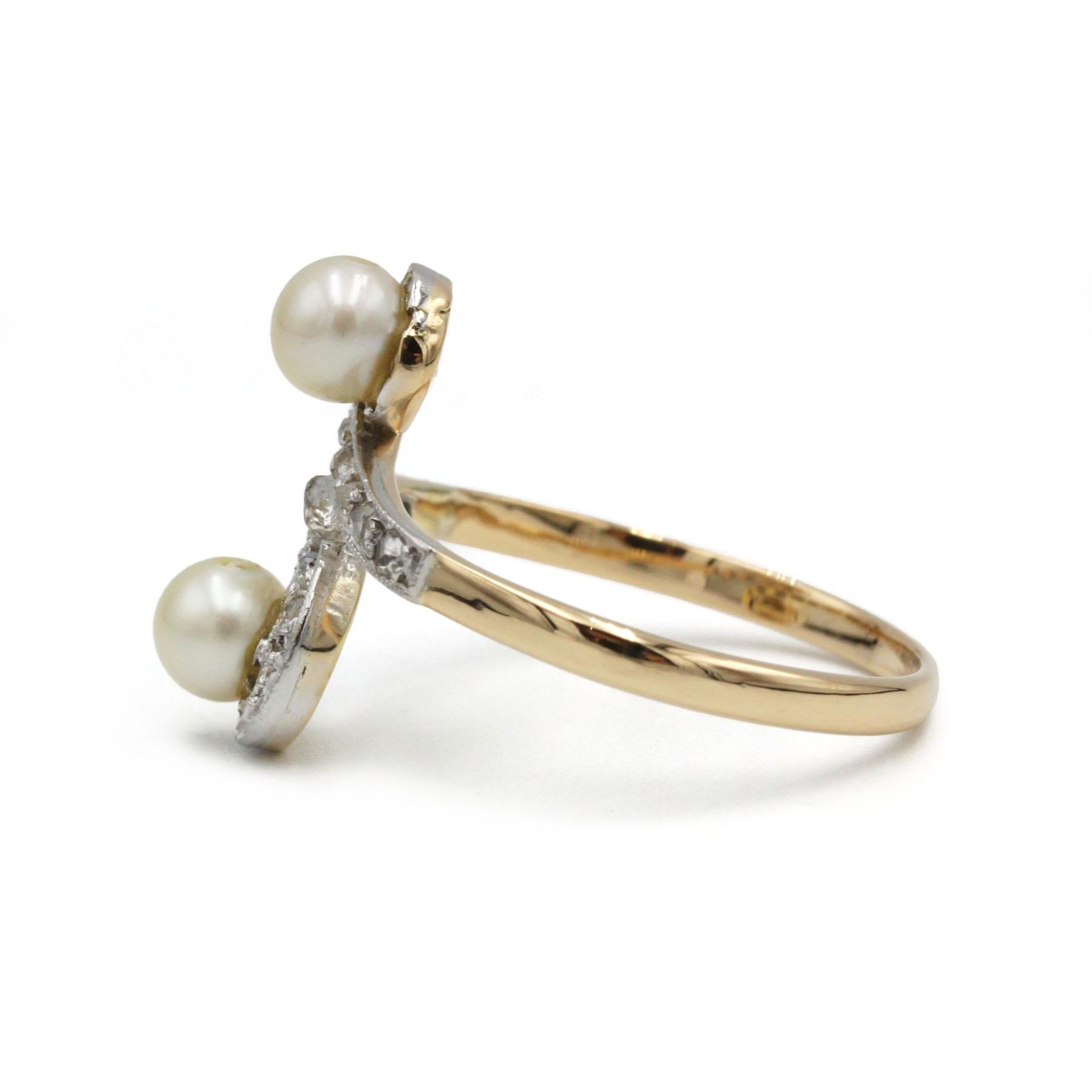 Art Nouveau Toi et Moi Pearl and Rose-Cut Diamond Ring in 18K Gold & Platinum (Rosenschliff) im Angebot