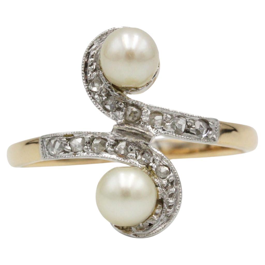 Art Nouveau Toi et Moi Pearl and Rose-Cut Diamond Ring in 18K Gold 
Platinum im Angebot