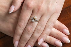 Art Nouveau Toi et Moi ring with pearl and diamonds, early 20th century