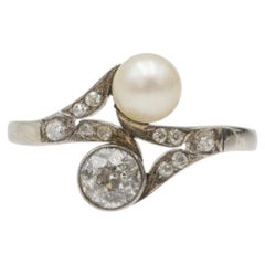 Anillo «Toi et Moi» de estilo Art Nouveau con perla y diamantes, principios del siglo XX