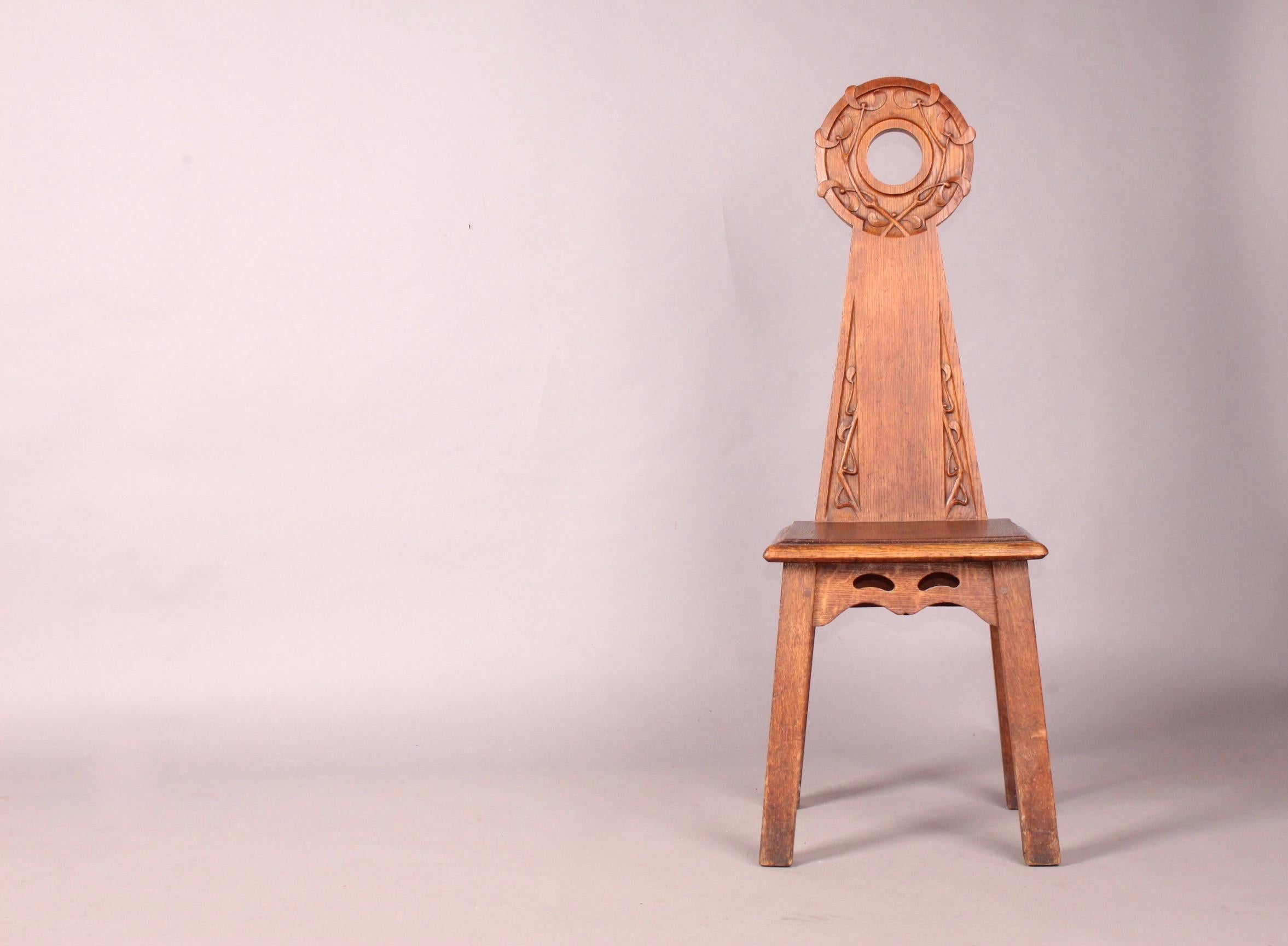 Sedia totem scultorea in stile Liberty