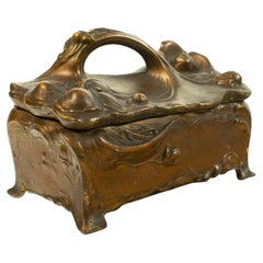 Caja de baratijas Art Nouveau - marcada "JB Significa lo Mejor"