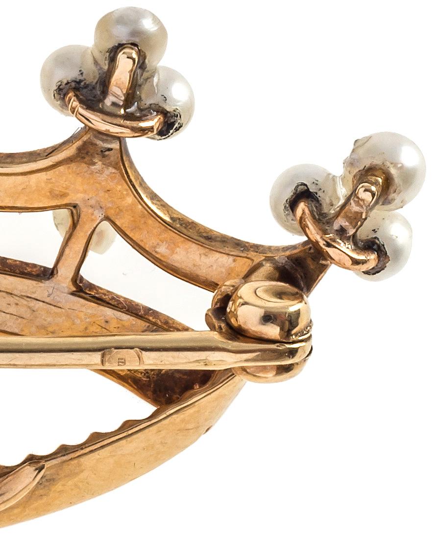 Taille ronde Pendentif broche en or Art Nouveau avec couronne de tulipe, perles orientales, diamants et émail en vente
