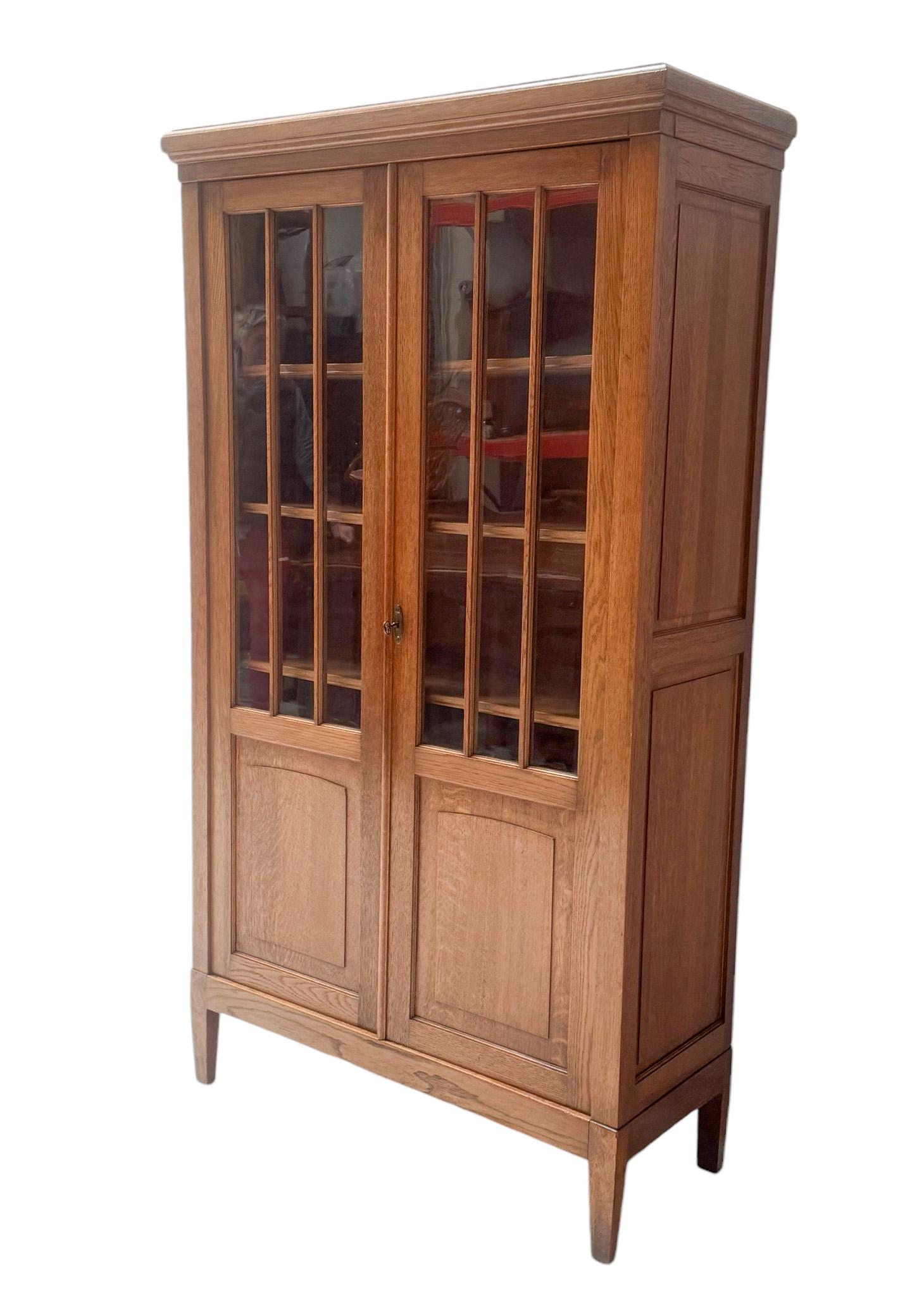 Zweitüriges Jugendstil-Bücherregal, 1900er Jahre (Art nouveau) im Angebot