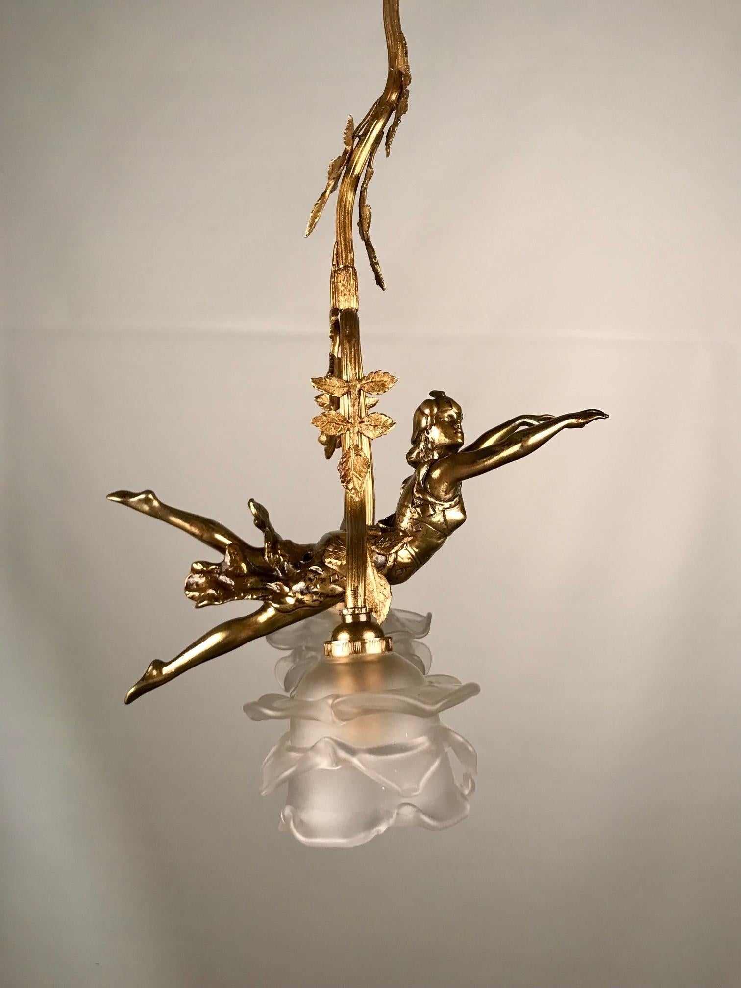 Art Nouveau Two Light Figural Pendant In Good Condition For Sale In Montreal, QC