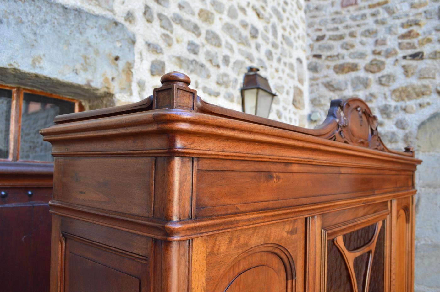 Art Nouveau Two-piece Sideboard in Carved Walnut, France, circa 1900 For Sale 5