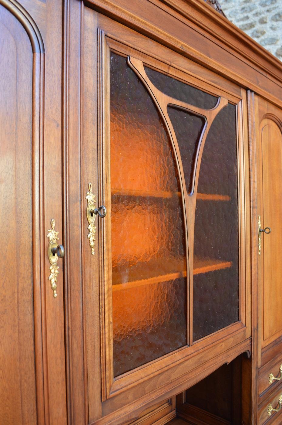 Art Nouveau Two-piece Sideboard in Carved Walnut, France, circa 1900 For Sale 6