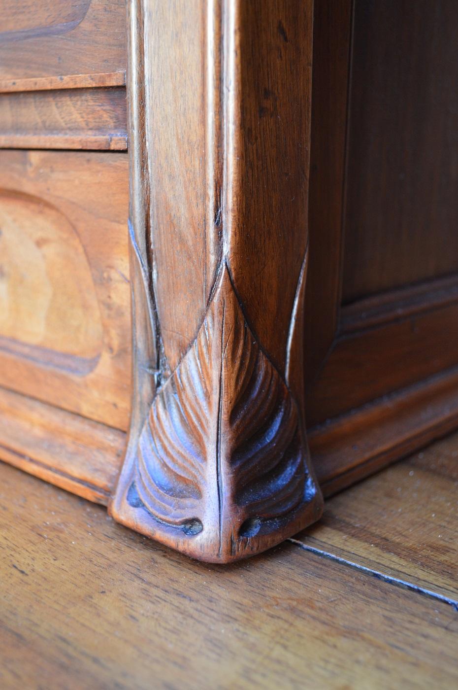 Art Nouveau Two-piece Sideboard in Carved Walnut, France, circa 1900 For Sale 10