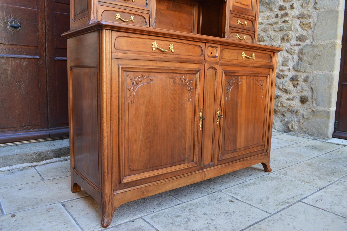 Art Nouveau Two-piece Sideboard in Carved Walnut, France, circa 1900 For Sale 11