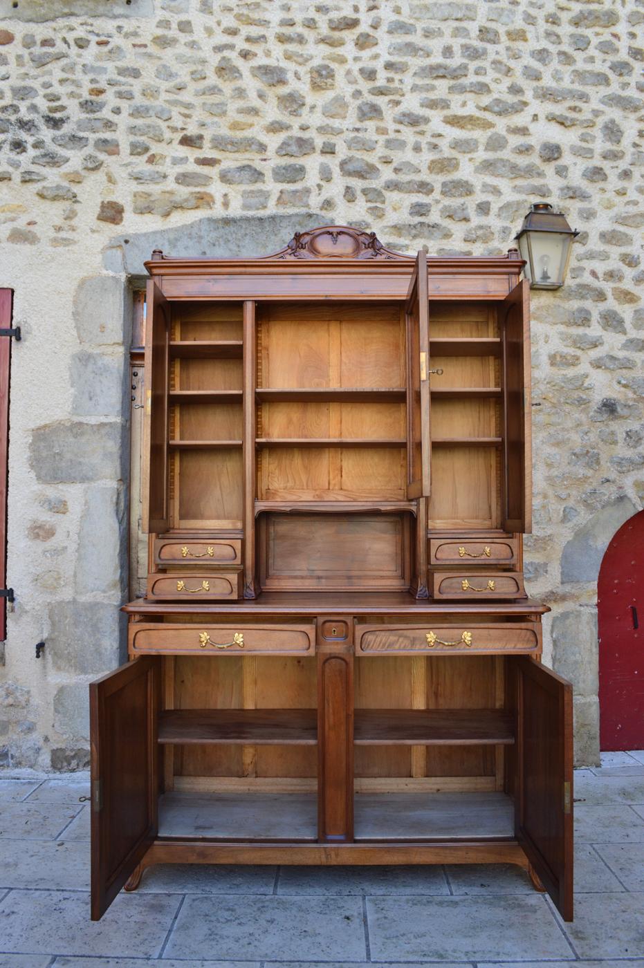 Art Nouveau Two-piece Sideboard in Carved Walnut, France, circa 1900 For Sale 14