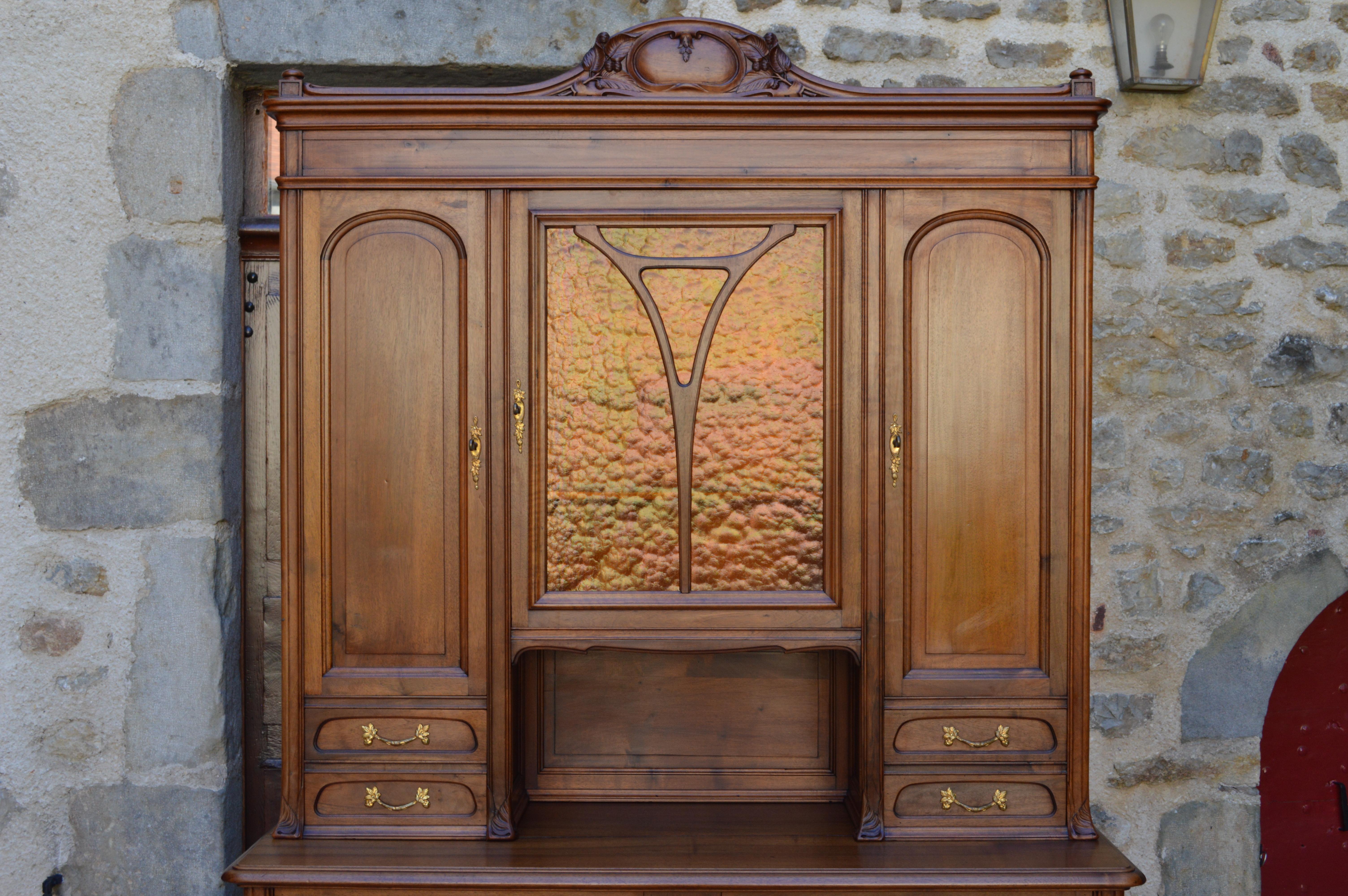 Early 20th Century Art Nouveau Two-piece Sideboard in Carved Walnut, France, circa 1900 For Sale