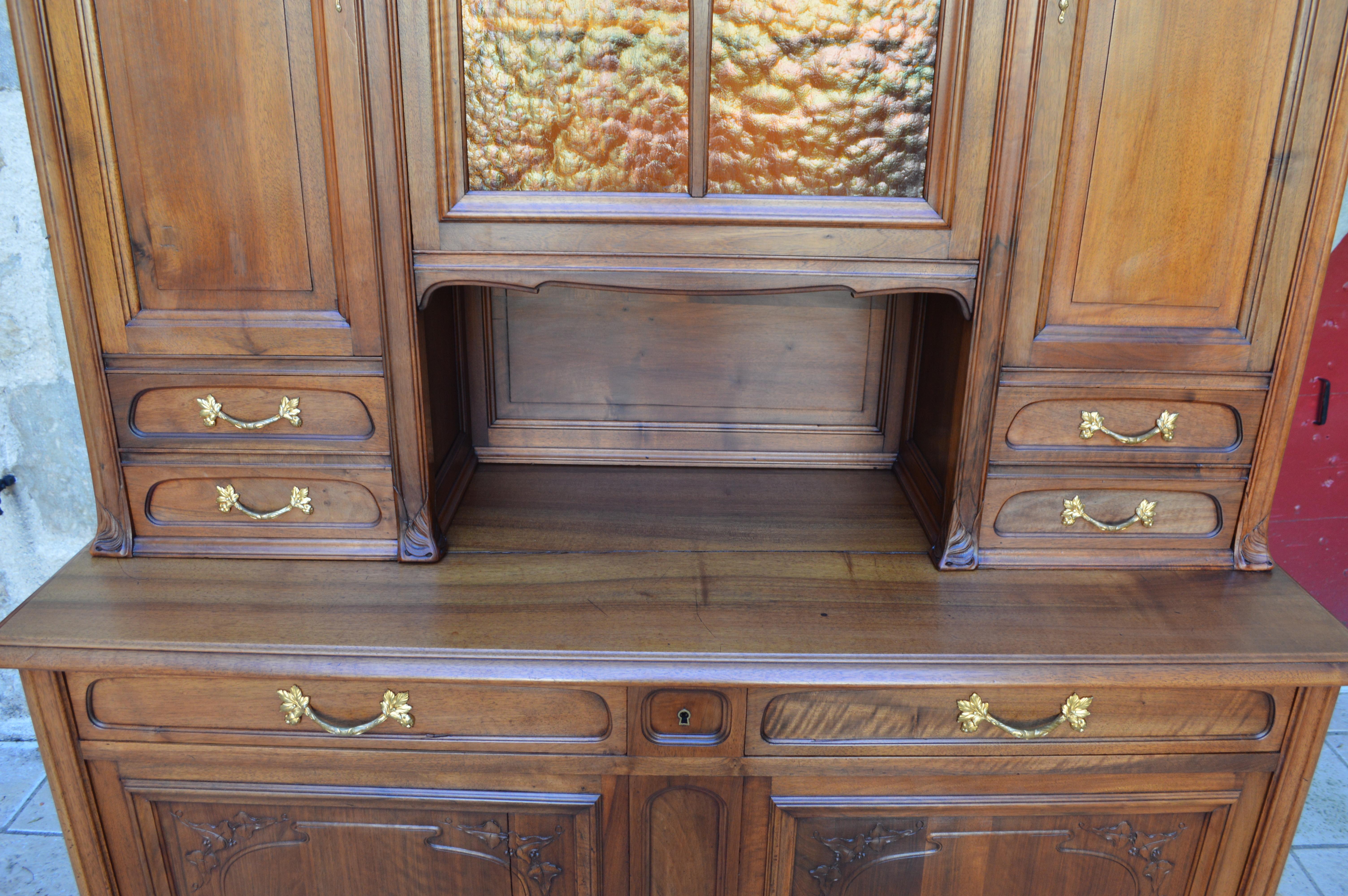Art Nouveau Two-piece Sideboard in Carved Walnut, France, circa 1900 For Sale 2