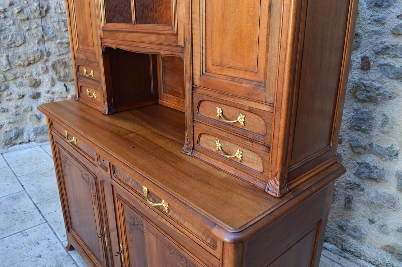 Art Nouveau Two-piece Sideboard in Carved Walnut, France, circa 1900 For Sale 3