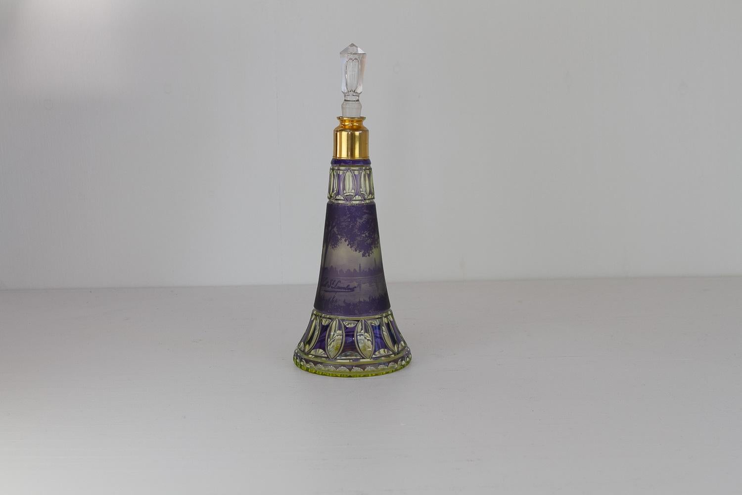Art Nouveau Uran Glass Vessel by Val Saint Lambert, 1910s. 7
