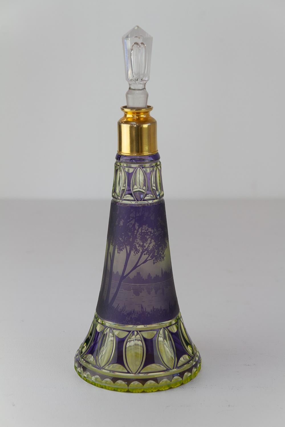 Art Nouveau Uran Glass Vessel by Val Saint Lambert, 1910s. 1