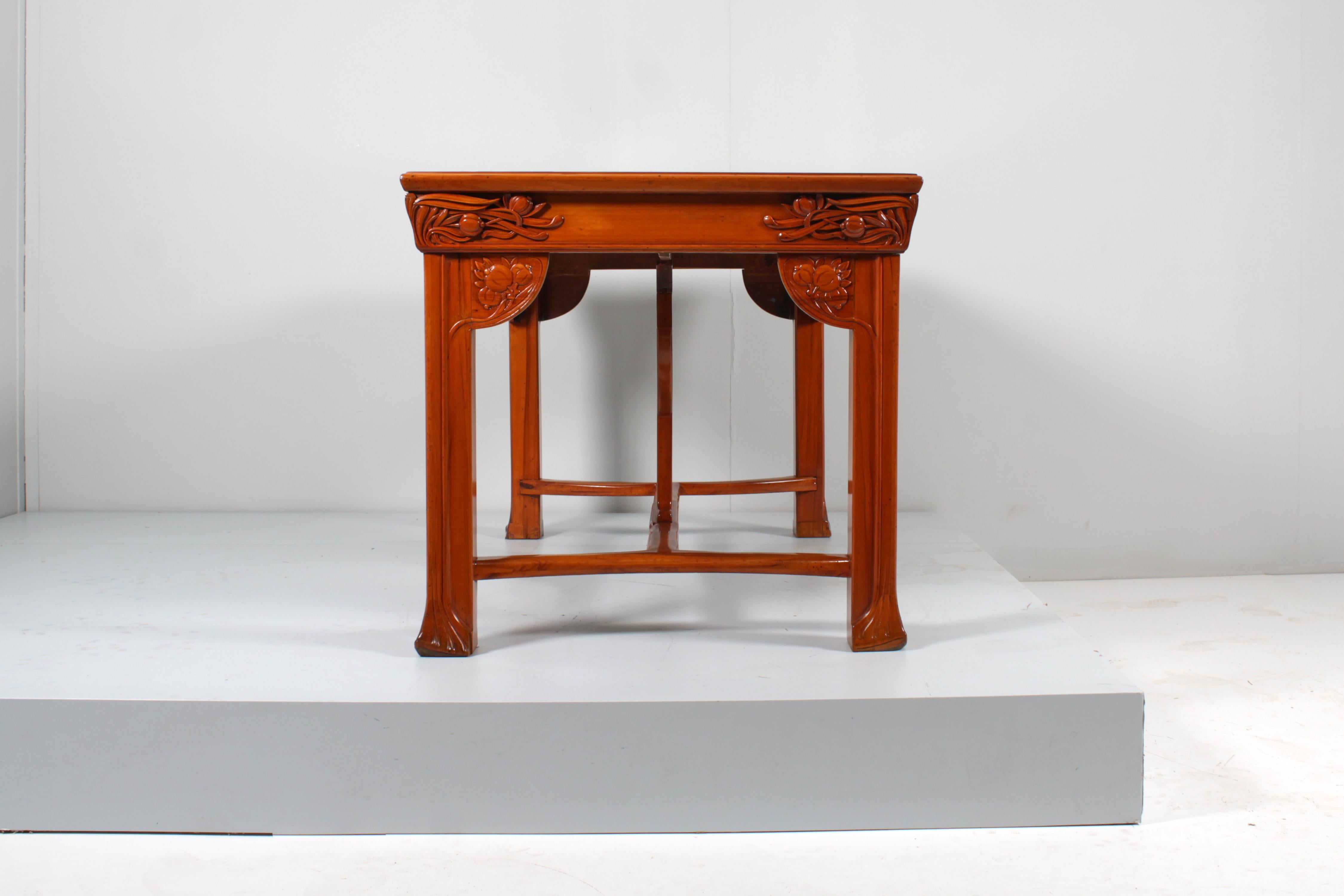 Jugendstil-Tisch mit Intarsien und geschnitztem Holz, V. Ducrot, restauriert, 1900, Italien im Angebot 4